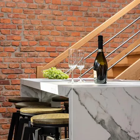 Riverside Premium Class - By Upstairs *