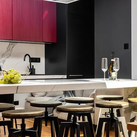 Riverside Premium Class - By Upstairs