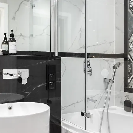 Riverside Premium Class - By Upstairs *