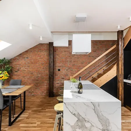 Riverside Premium Class - By Upstairs