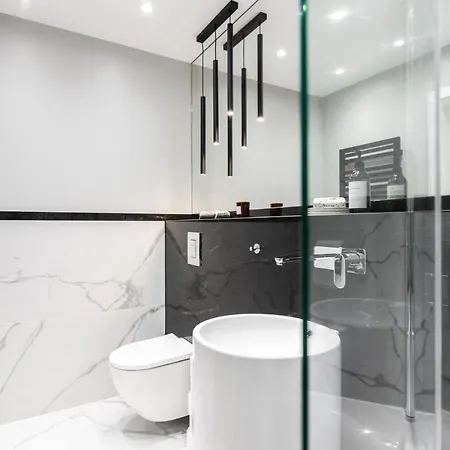 Riverside Premium Class - By Upstairs Apartment *