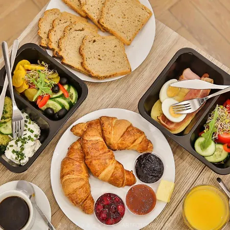 Riverside Premium Class - By Upstairs