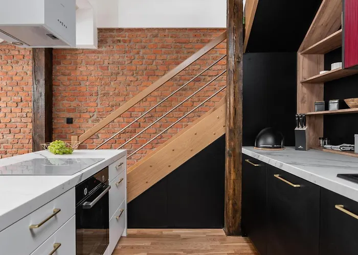 Riverside Premium Class - By Upstairs